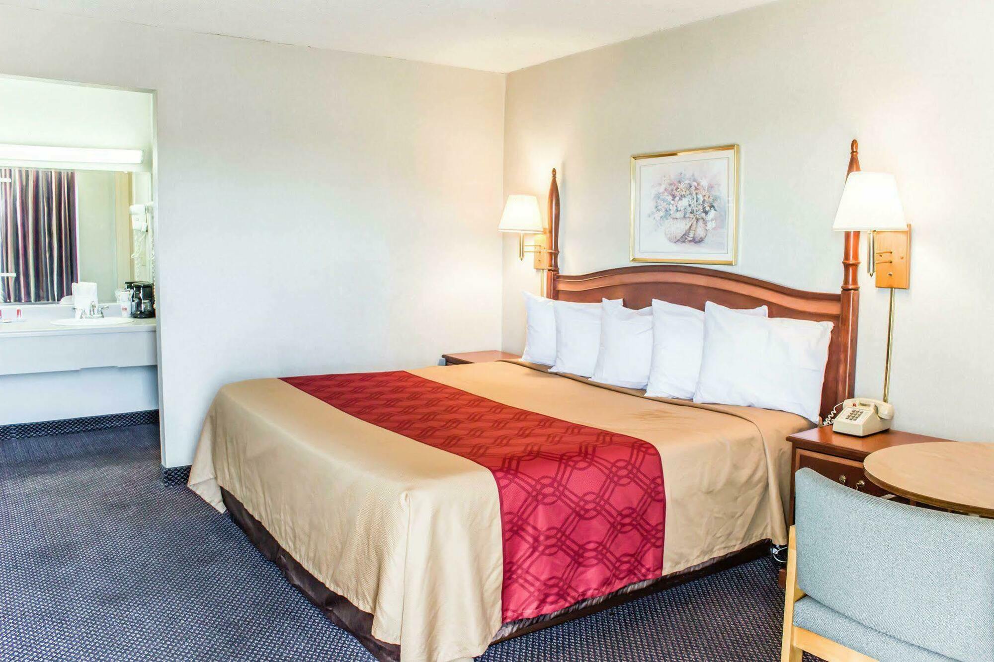 Dayspring Extended Stay Greensboro Exterior foto